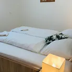 Léda 1-2 Aranypart Appartement Siófok