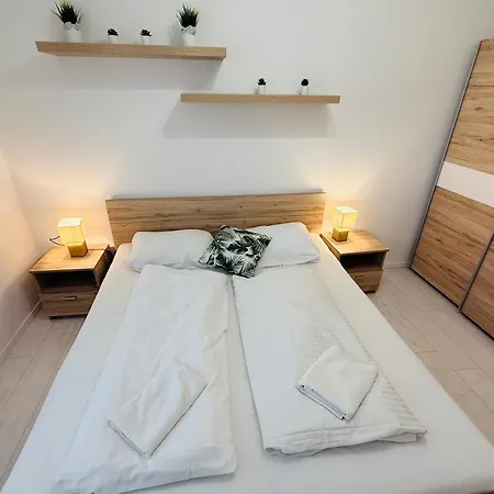 Apartamento Léda 1-2 Aranypart Siófok