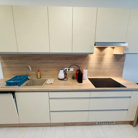 Leda 1-2 Aranypart Apartament
