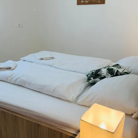 Léda 1-2 Aranypart Apartman Siófok