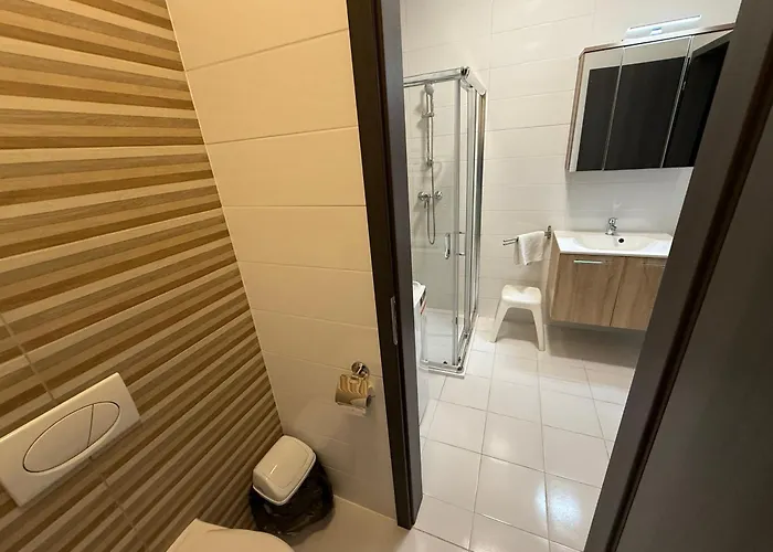 Leda 1-2 Aranypart Apartament