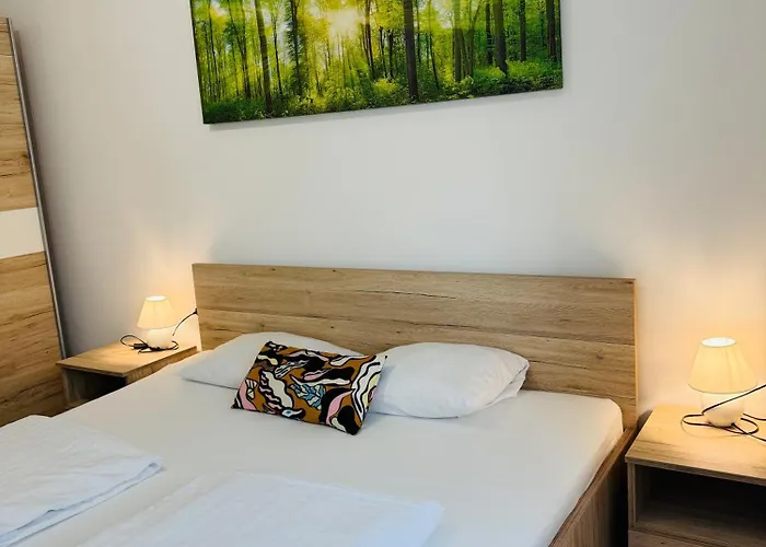 Leda 1-2 Aranypart Apartament Siófok